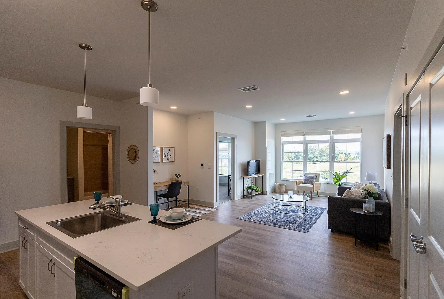 DeLaet's Landing - 99 New Broadway – photo 2