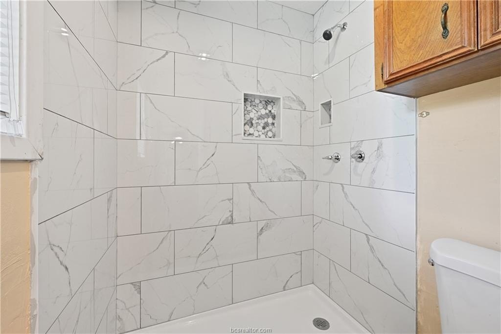 2505 Rustling Oaks Dr – photo 4