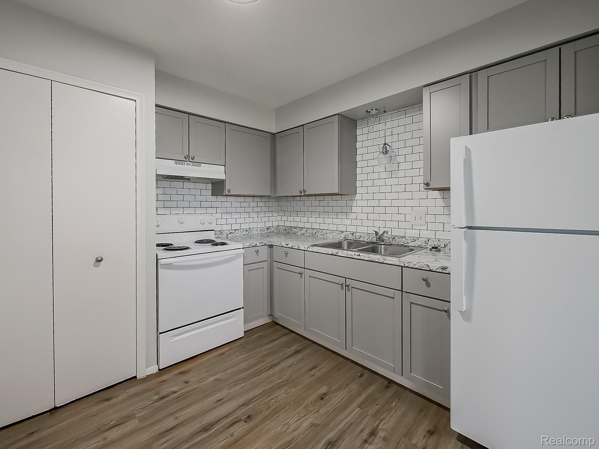 211 Smt Rdg Dr unit D – photo 2