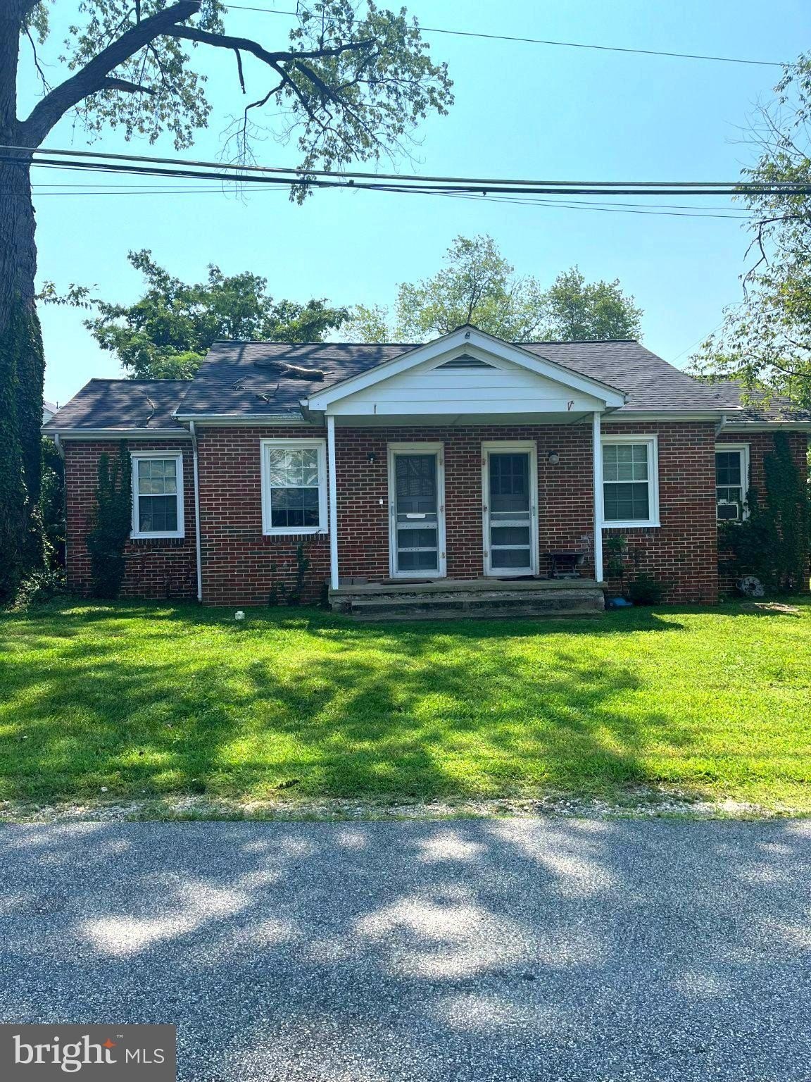 101 E Locust St – photo 1