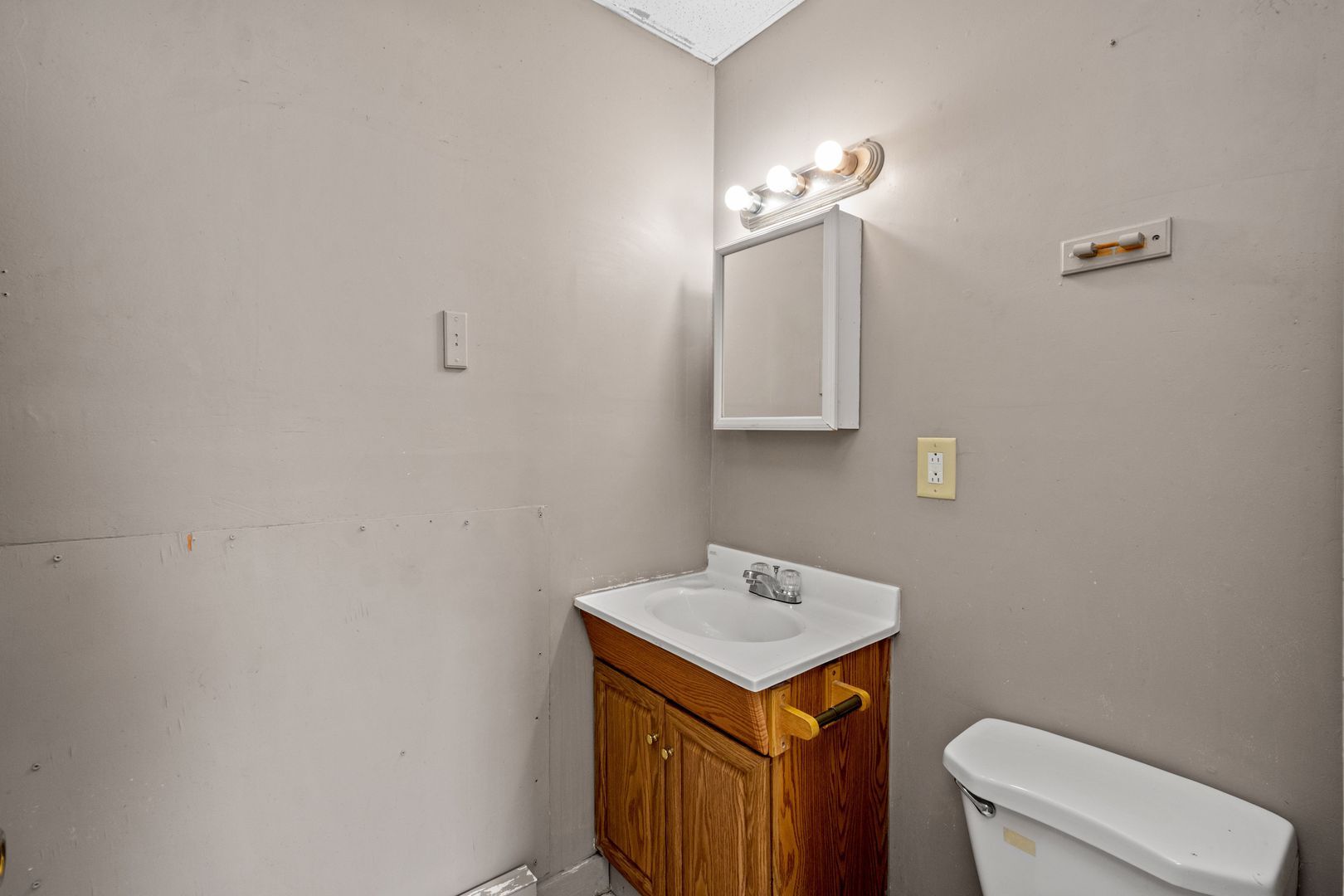 123 Shingiss St unit 121 Shingiss- 2nd Fl – photo 2