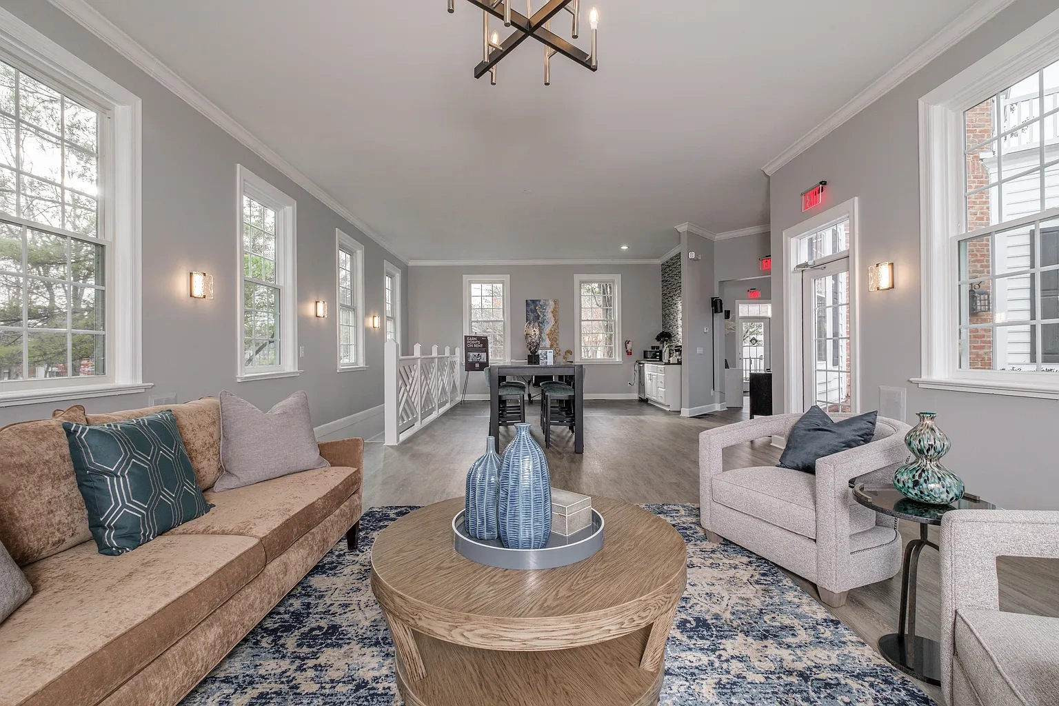 The Residence at Christopher Wren Apartments – photo 2