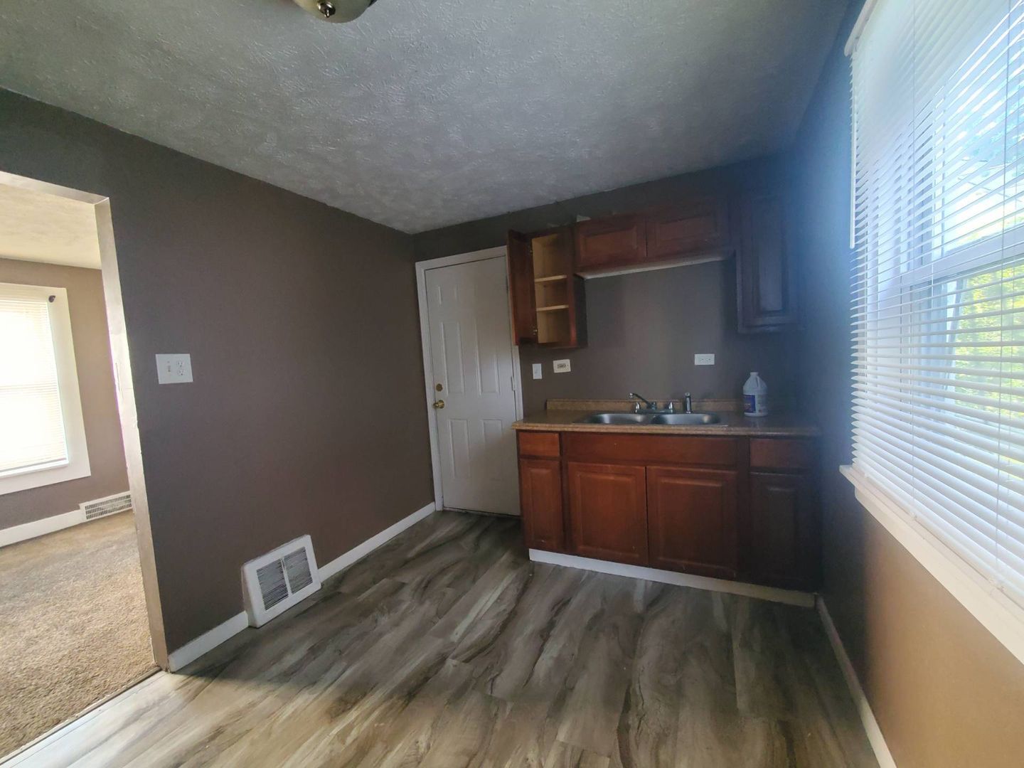 7919 Force Ave – photo 5