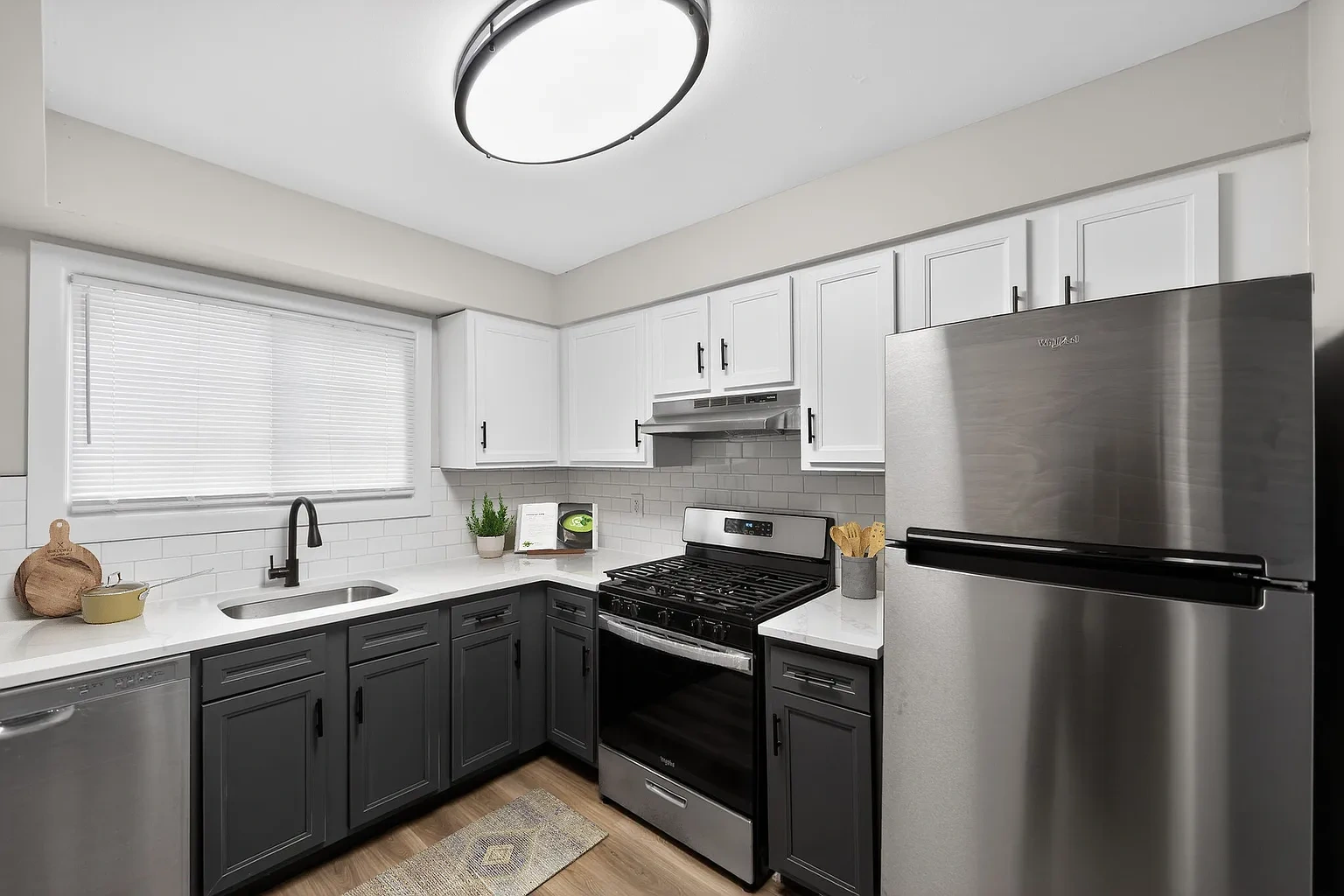 Lake Shore Park Apartments – photo 4