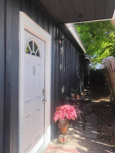811 Indiana Ave unit 811 – photo 1