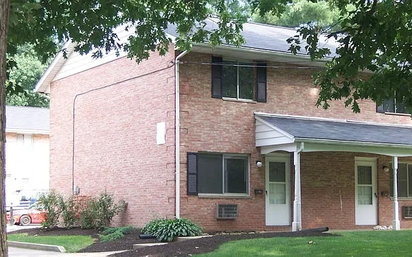 BRENTWOOD - B471 – photo 2
