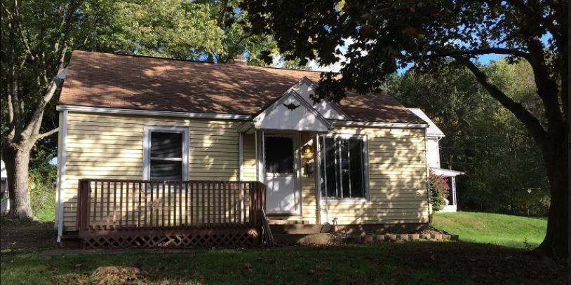 328 11th St SE – photo 1