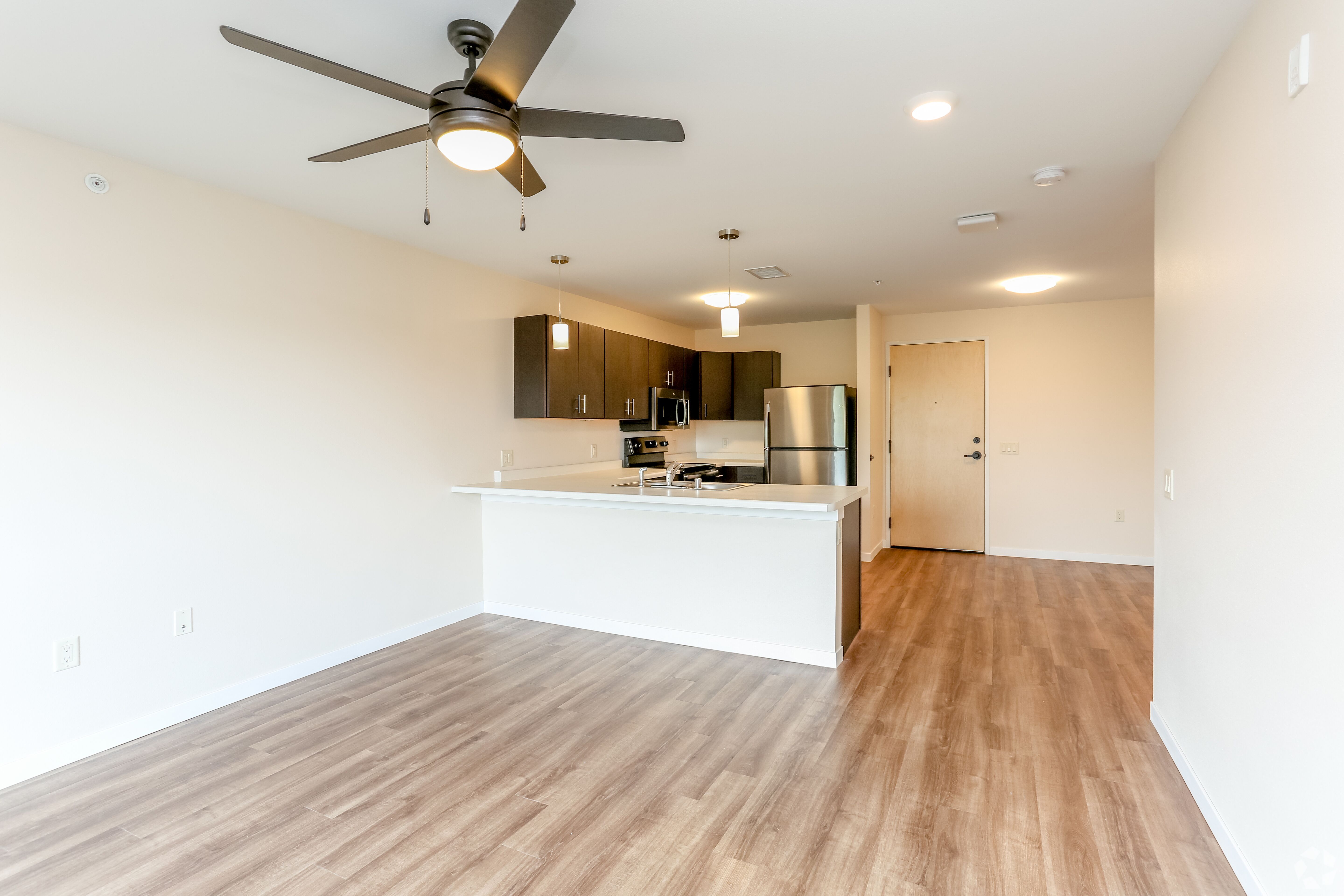 704 W National Ave – photo 4