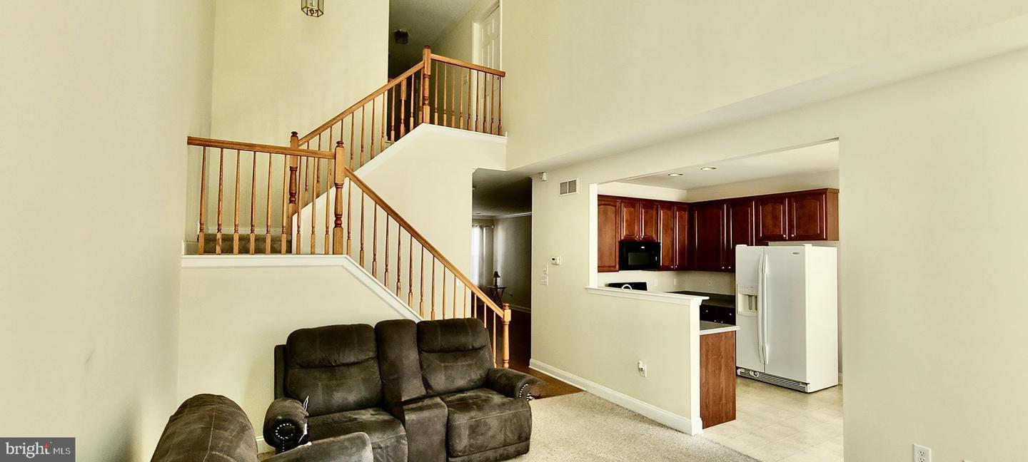 196 Chancellor Dr – photo 3