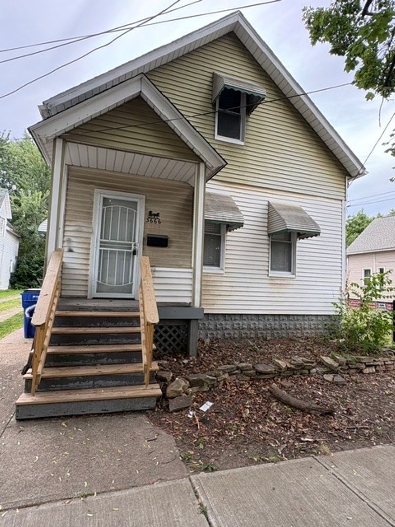 3666 E 57th St – photo 1