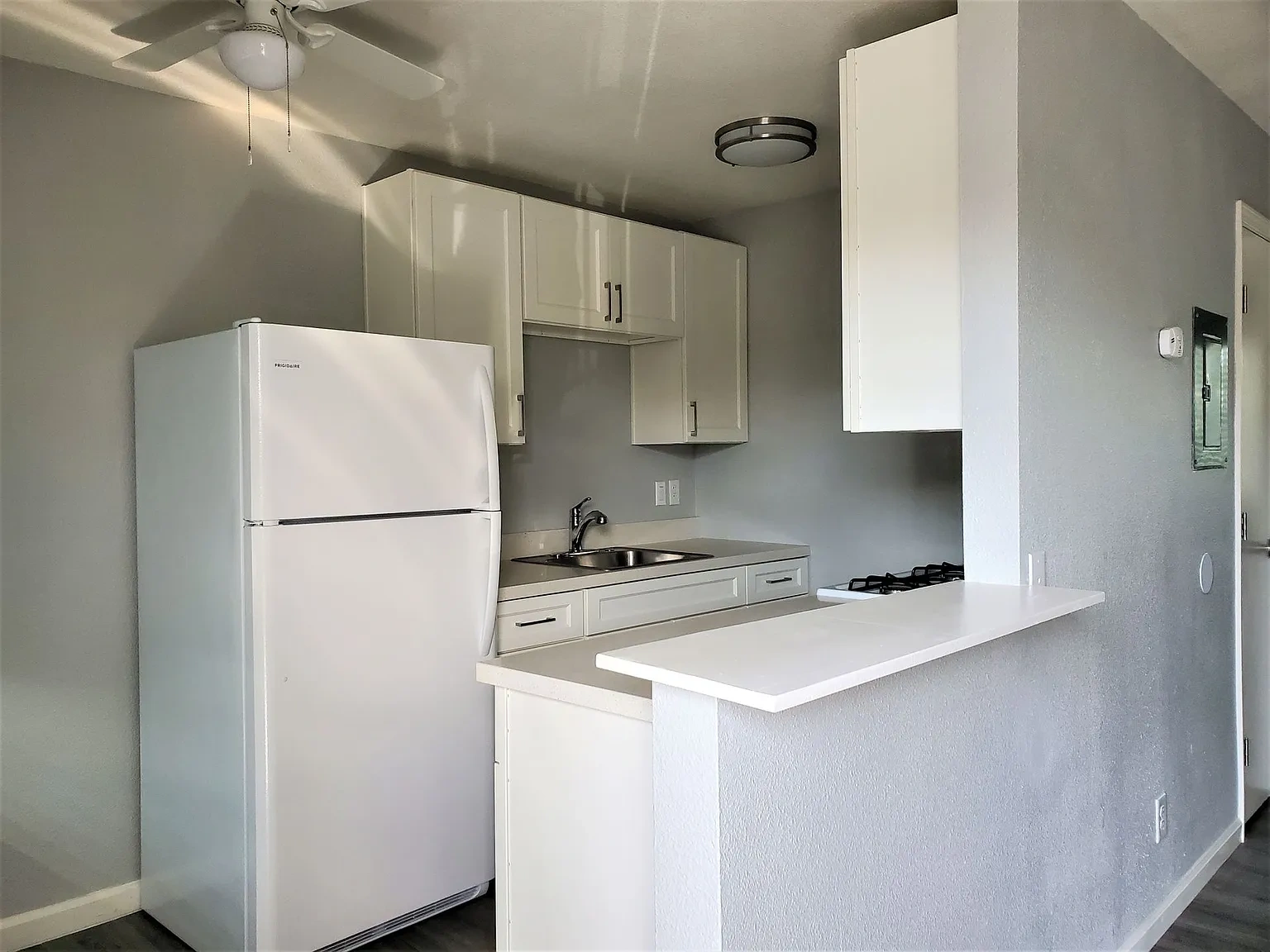 940 N San Joaquin Street – photo 2