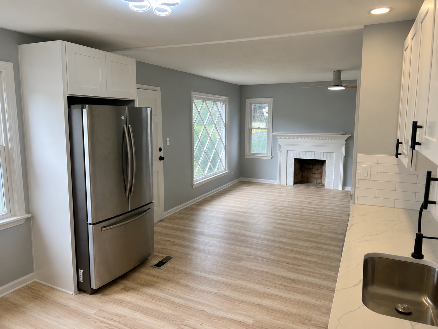 1371 S Belvoir Blvd – photo 4