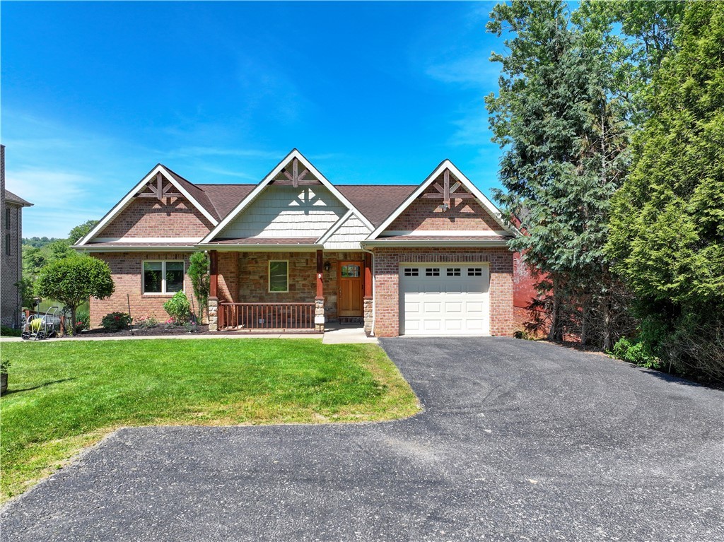 320 Lakeside Dr N – photo 2