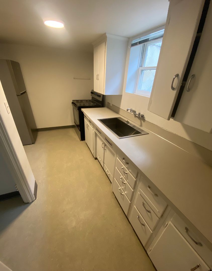 1860 Potter St unit #7 – photo 3