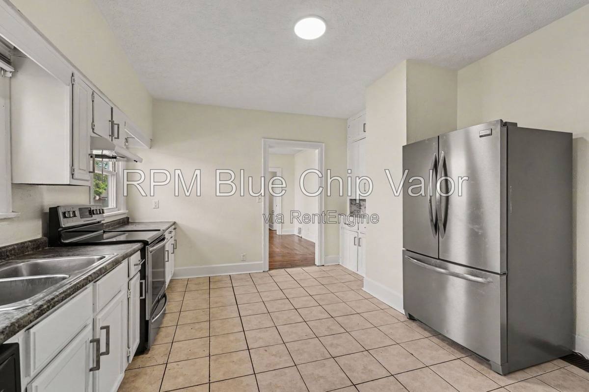 1832 Woodlawn Ave – photo 3