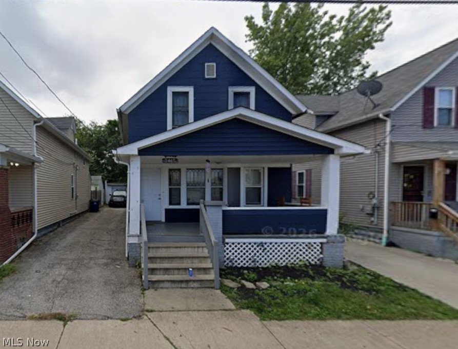 3415 Roehl Ave unit Up – photo 1