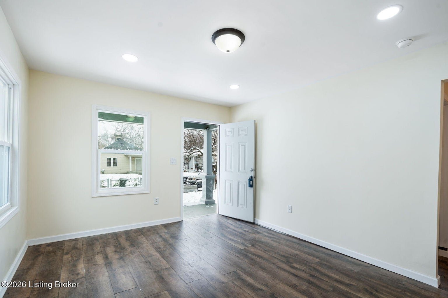 2642 Rowan St – photo 2