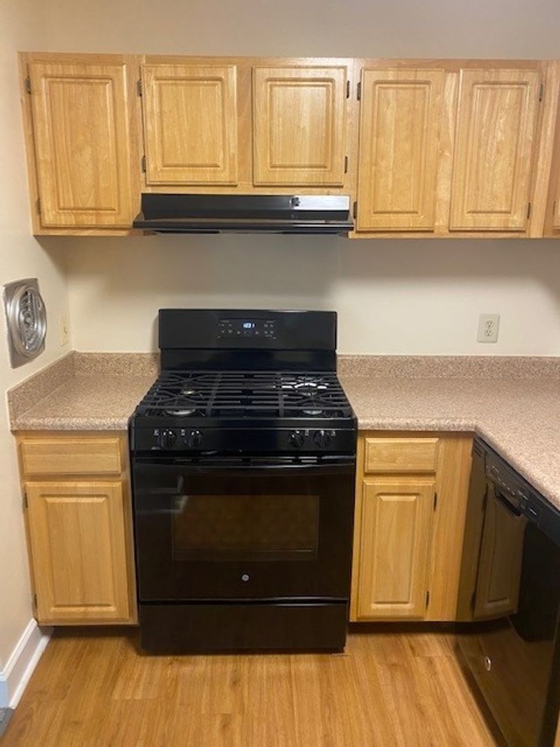 3331 Hewitt Ave unit 3355 #203 – photo 1