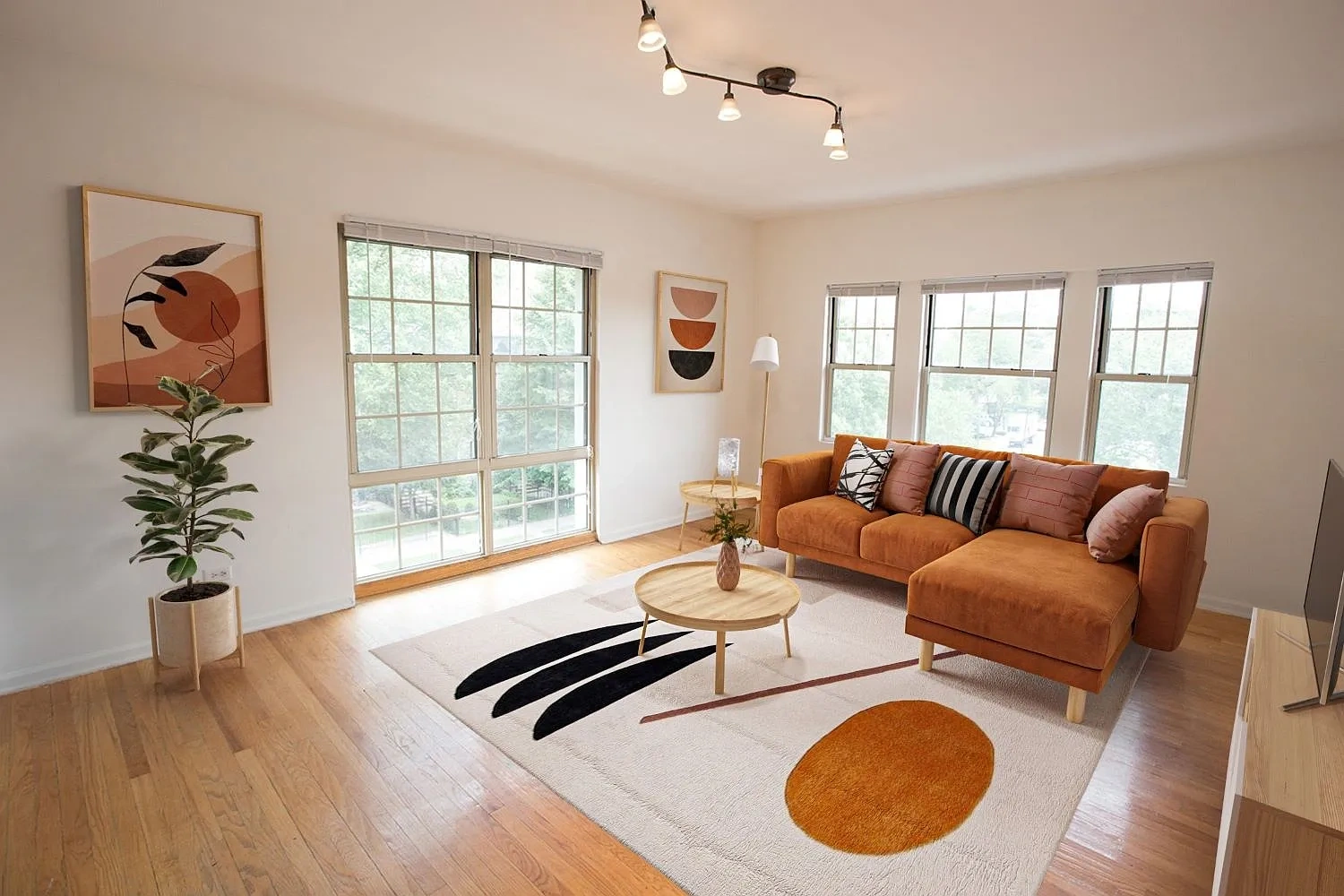 5528 S. Cornell Avenue – photo 4