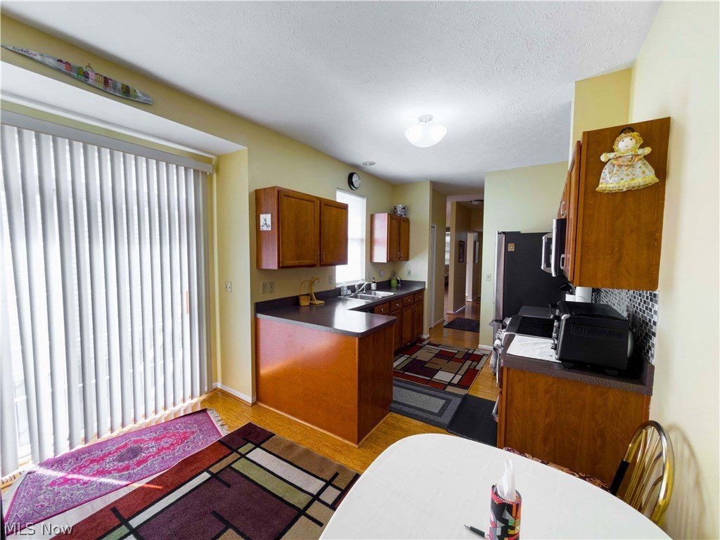 8426 Chester Pkwy – photo 5