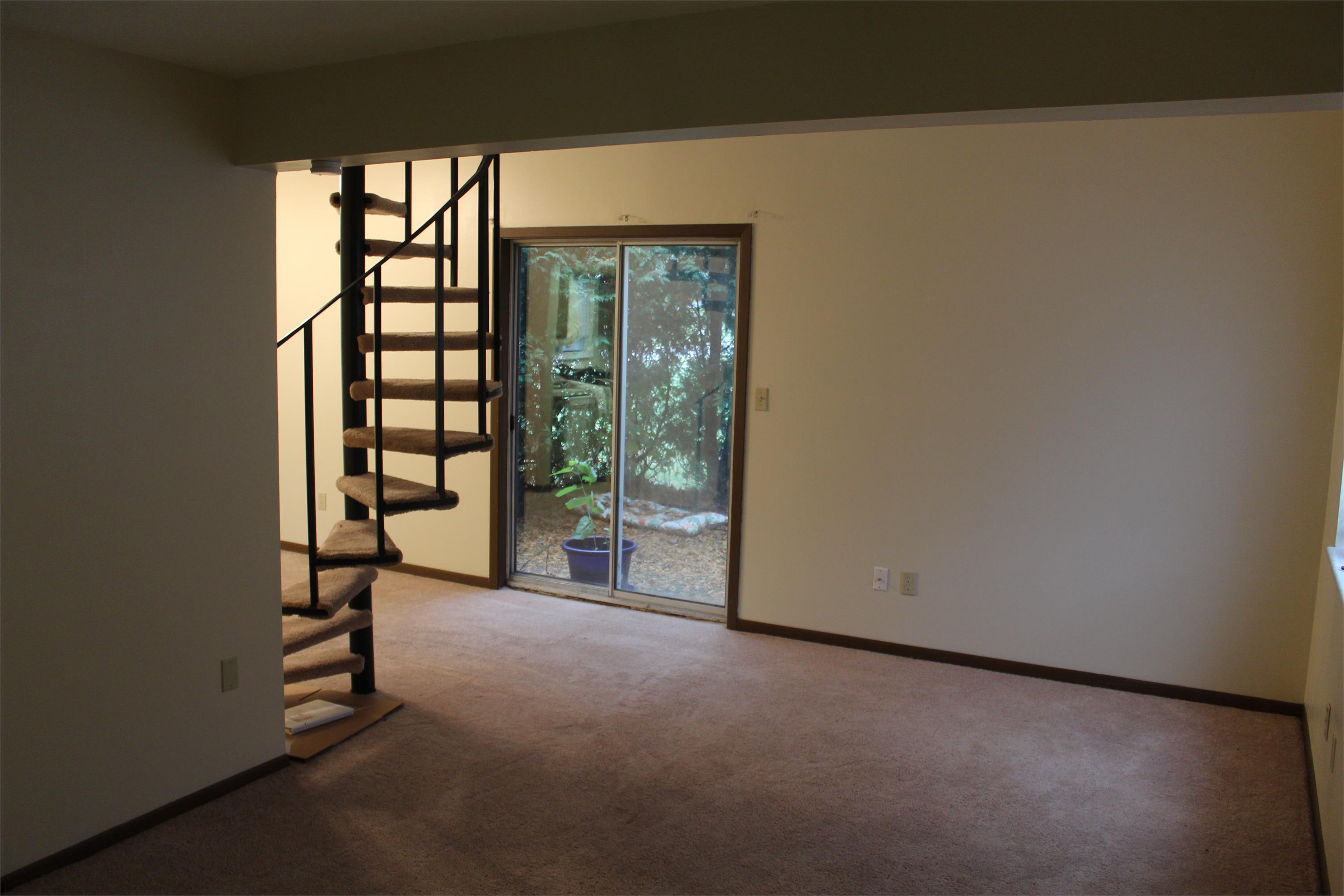 536 Valley Dr – photo 4