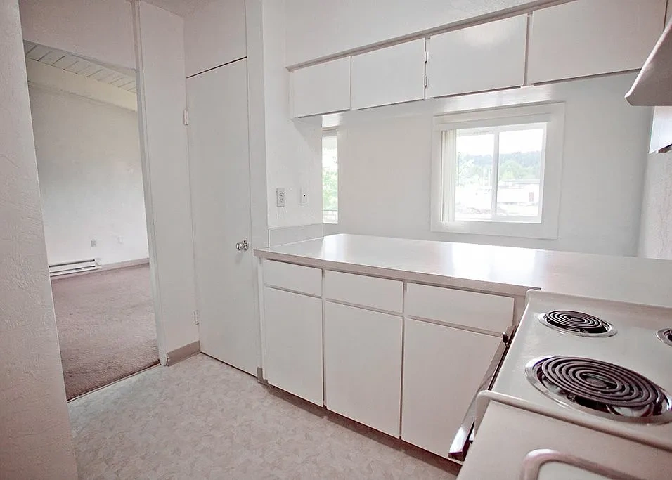 West Hills Village – photo 1