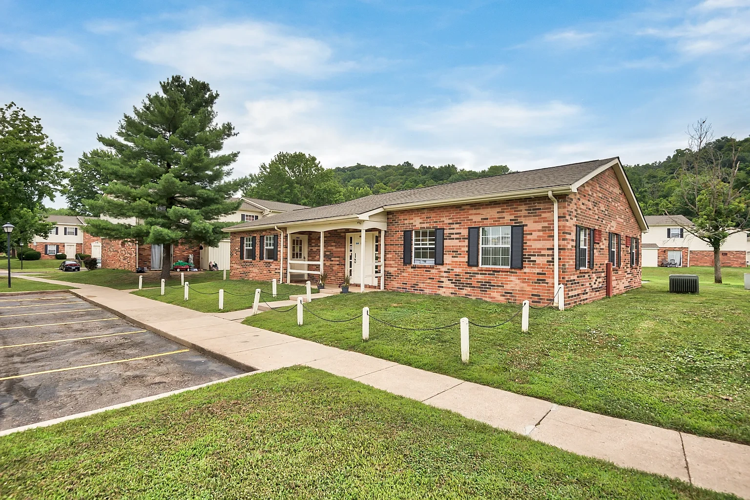 Pleasant Valley Apartments – photo 5