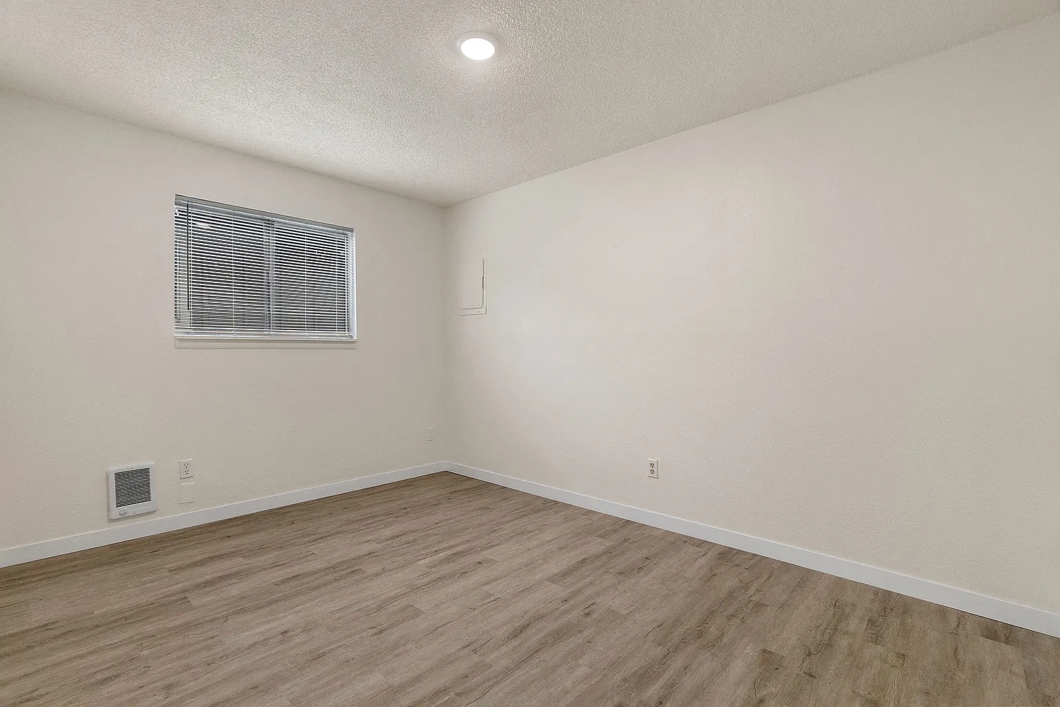 South Pacific Apartments – photo 3