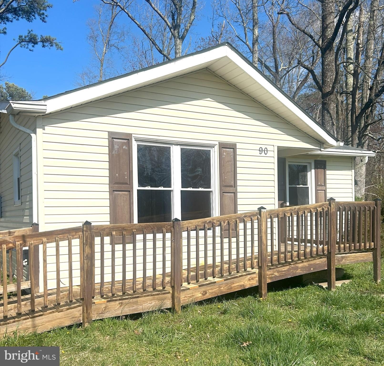 90 Charles Way – photo 1