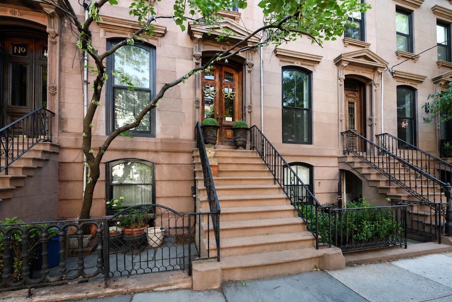 1009 Garden St – photo 1