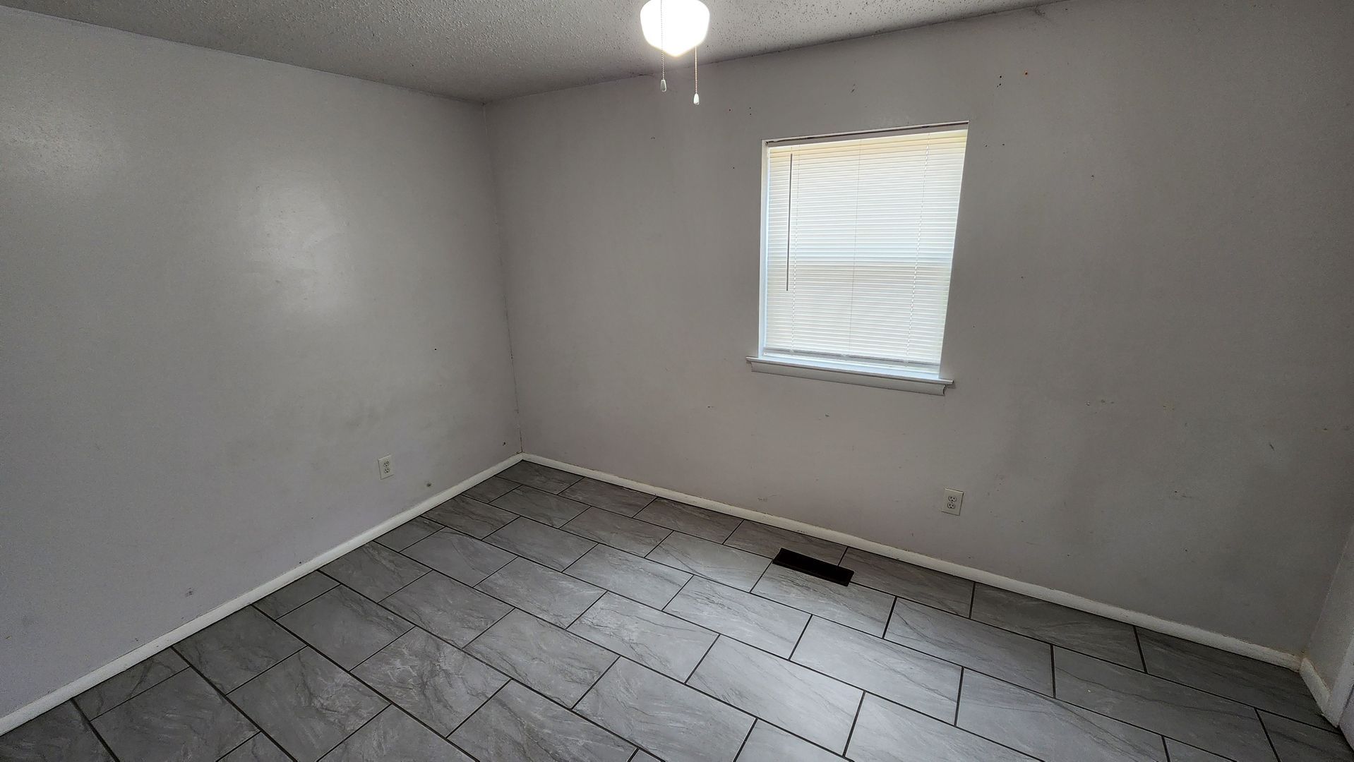 301 N University Dr unit 7 – photo 5