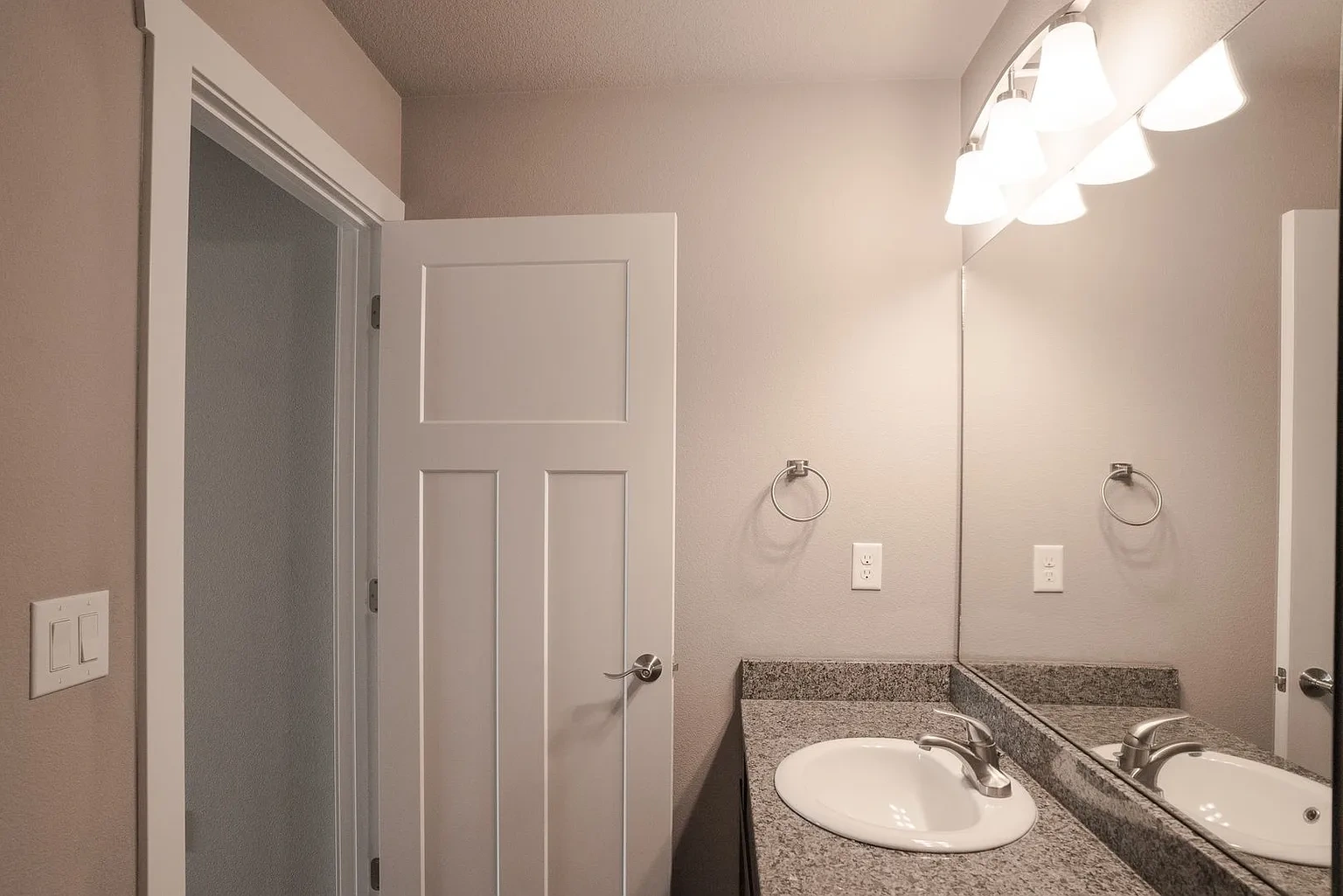 Ironwood Glen Townhomes – photo 4
