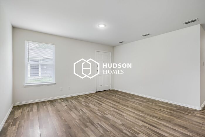 102 W Pliler St unit 100 – photo 3