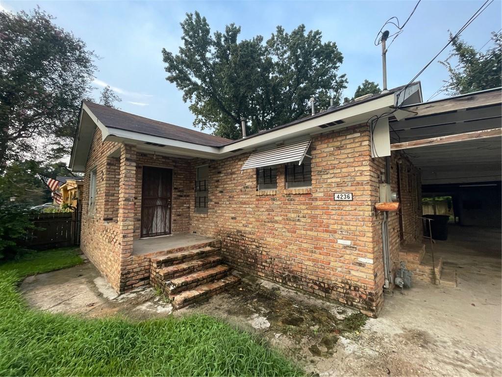 4236 Delaware St – photo 1