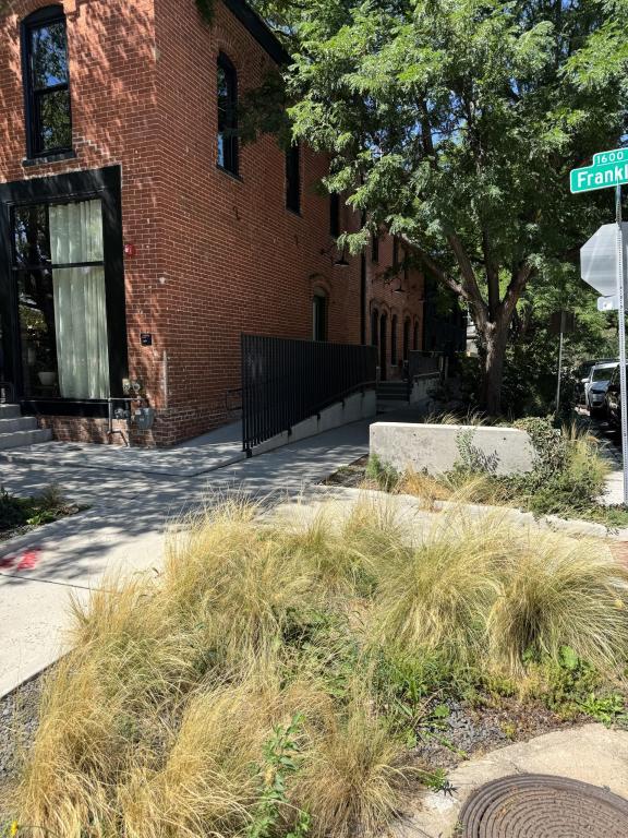 2959 Franklin St – photo 5