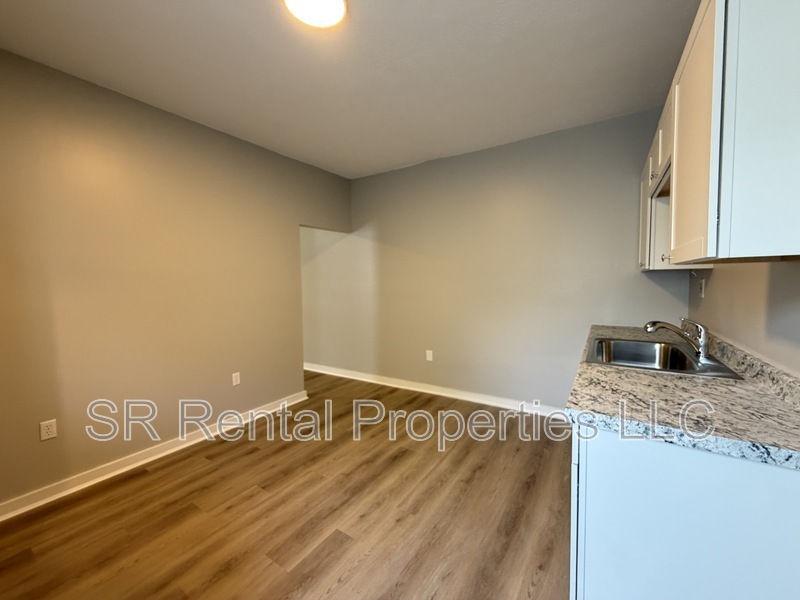 243 S Main St unit 3 – photo 4