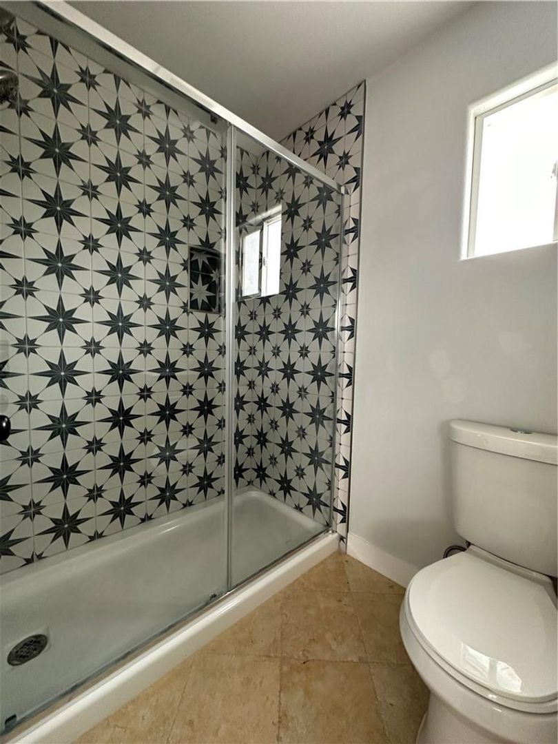 625 N 11th St – photo 2