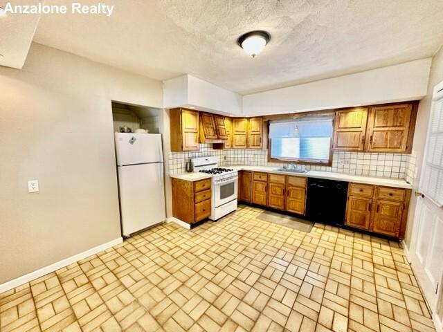 46 Washington Ave – photo 1