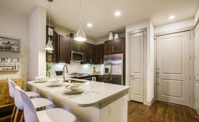 621 Yale St – photo 4