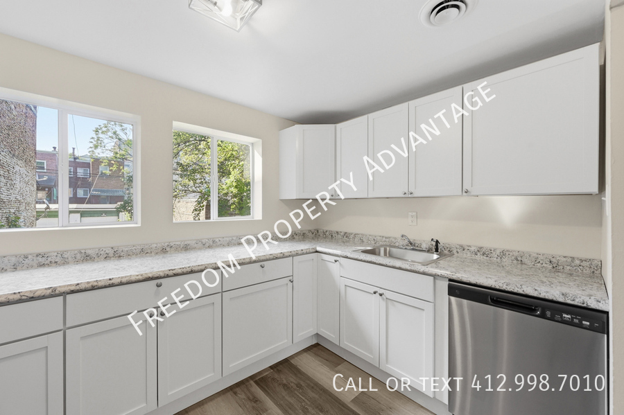 5154 Butler St – photo 4