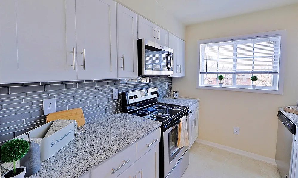 Mount Vernon Square Apartment Homes – photo 1