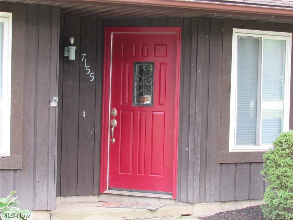 7155 Auburn Rd – photo 2