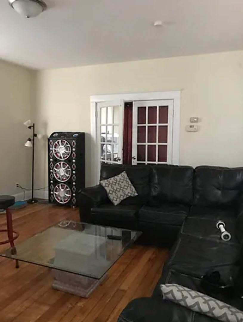 439 Warner St unit 1 – photo 2