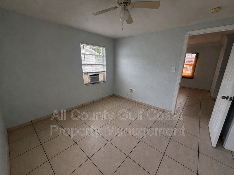 2416 10th St W – photo 4