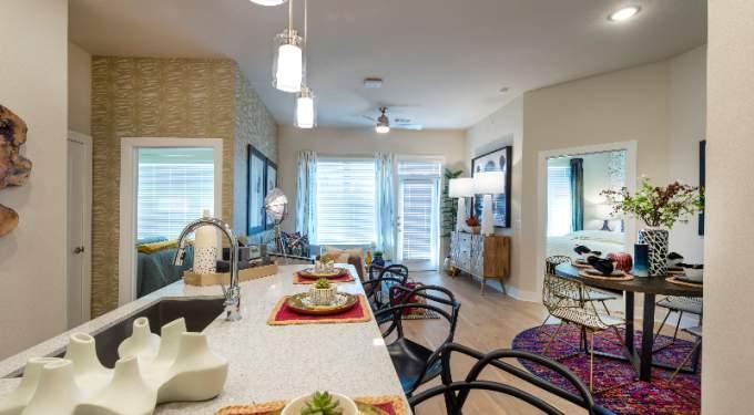 651 W 19th St – photo 3