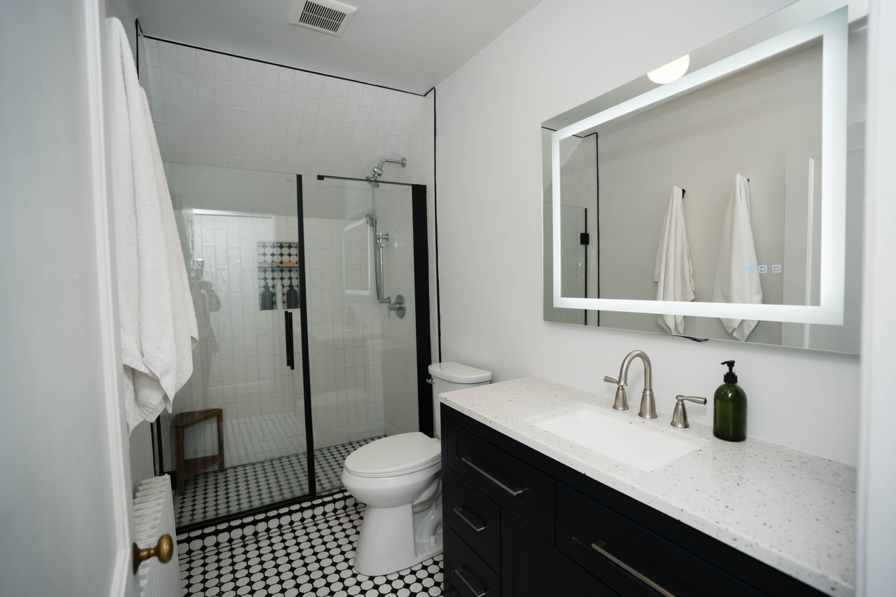 2399 Robinwood Ave – photo 1