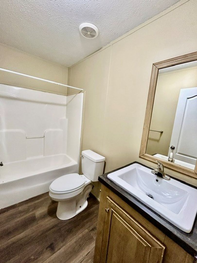 11200 OH-128 unit 27 – photo 5