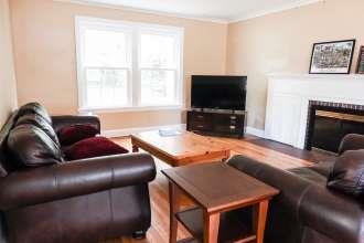 300 N College Ave – photo 3