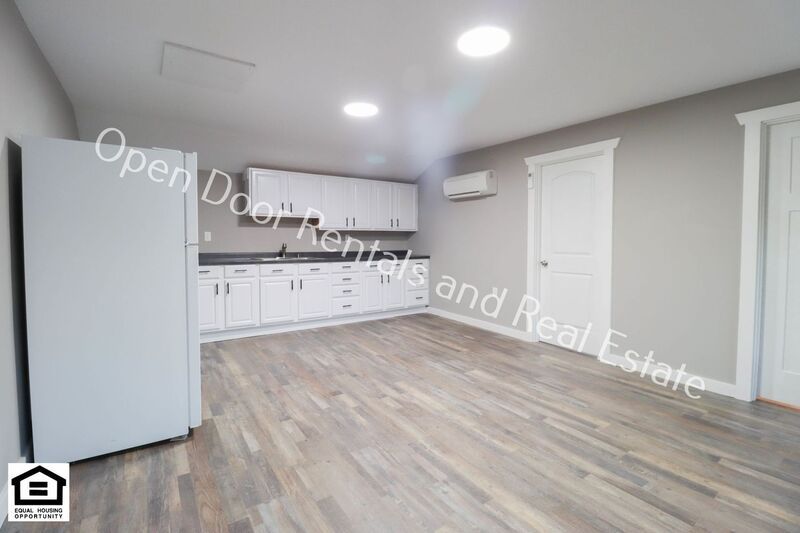 315 S Washington St unit B – photo 4