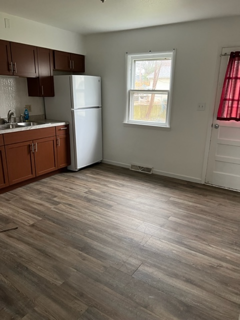 661 5th St – photo 1